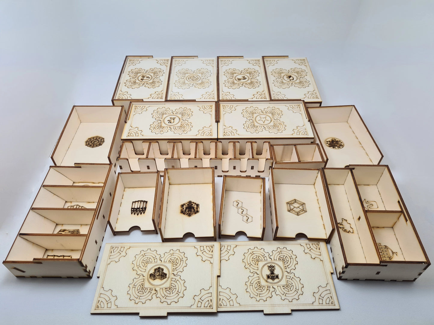 Scythe und Erweiterung Invaders from Afar Inlay